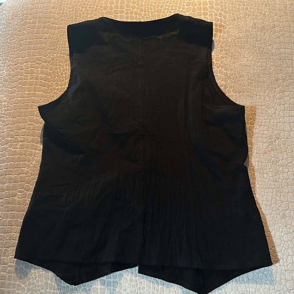 Vest - Picture 4 of 4